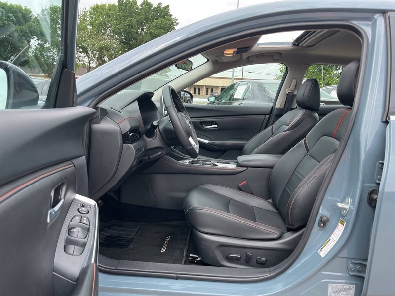Nissan Sentra Vehicle Image 07