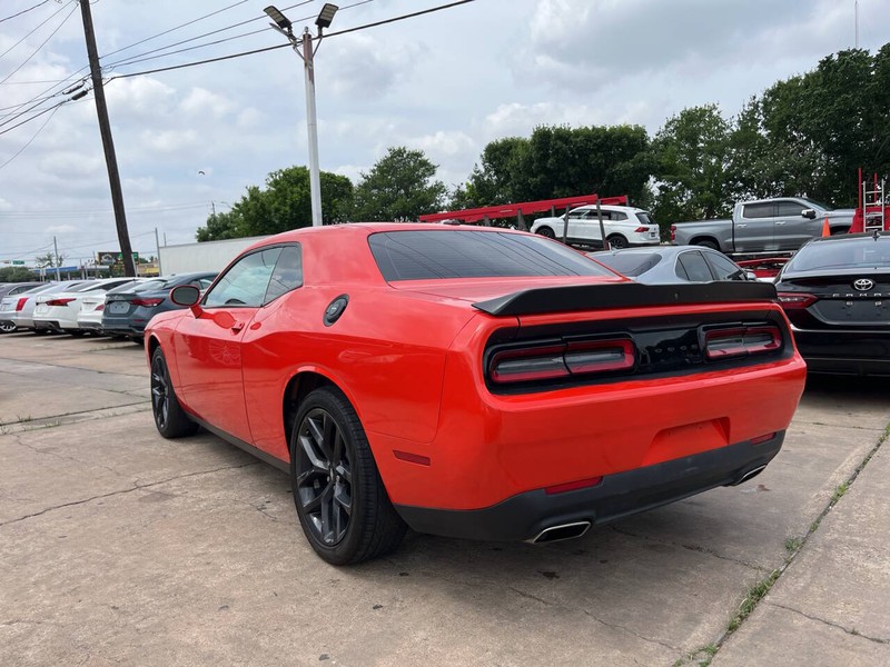 Dodge Challenger Vehicle Image 03