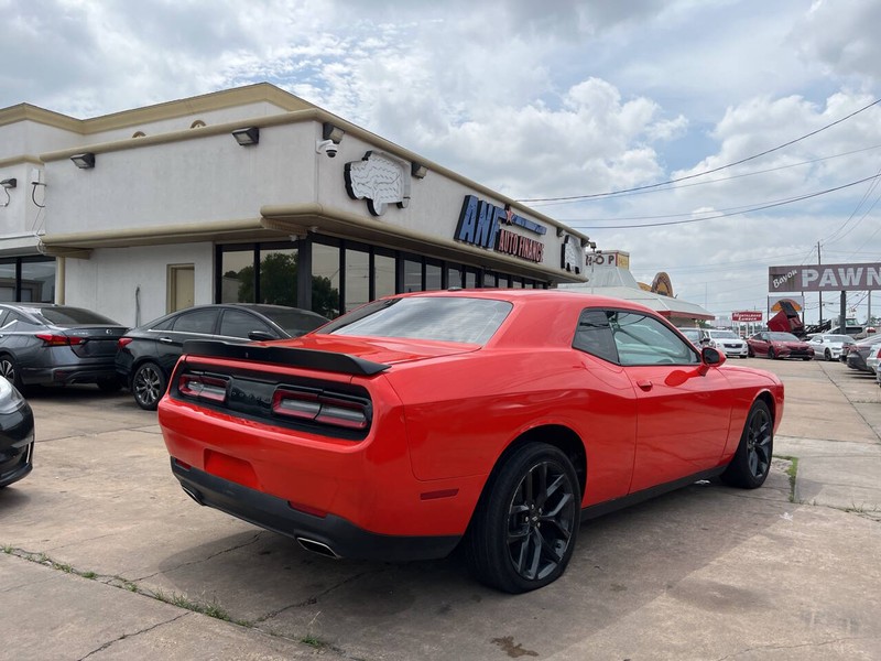 Dodge Challenger Vehicle Image 05