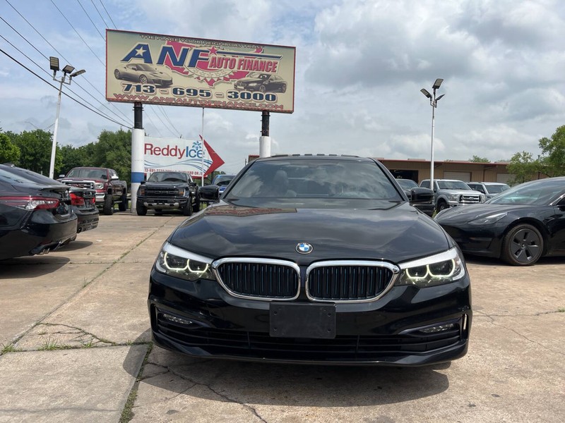 BMW 5 Series Vehicle Image 02