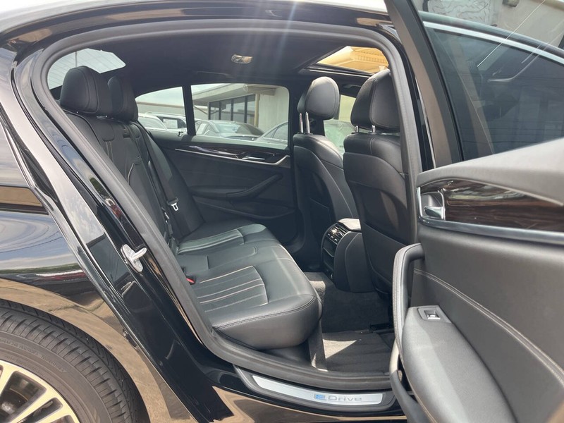 BMW 5 Series Vehicle Image 10