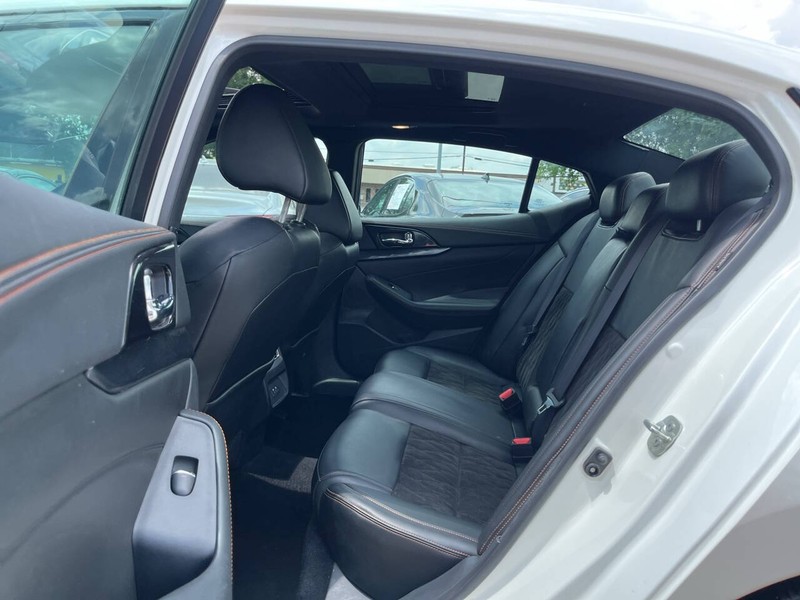 Nissan Maxima Vehicle Image 08