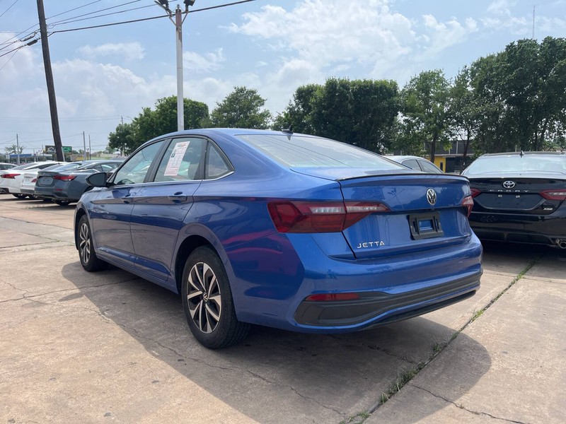 Volkswagen Jetta Vehicle Image 03