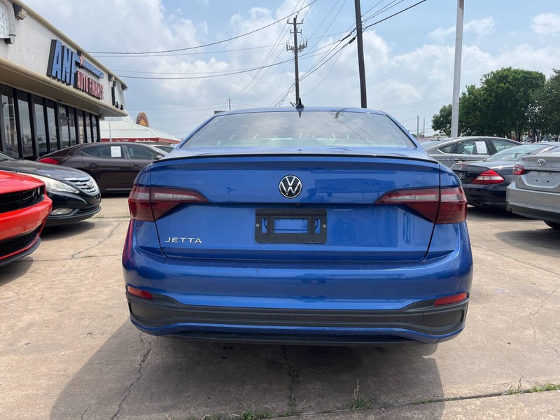 Volkswagen Jetta Vehicle Image 04