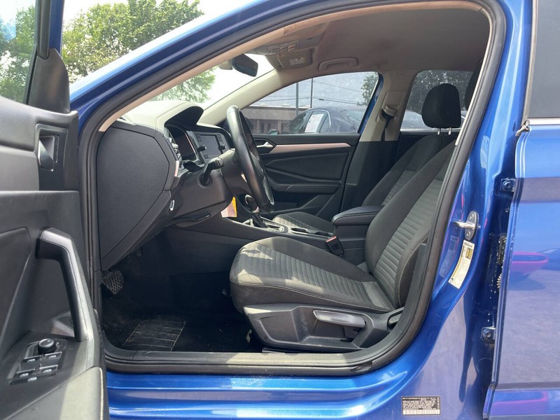Volkswagen Jetta Vehicle Image 07