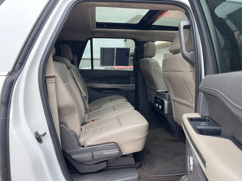 Ford Expedition Max Vehicle Image 11