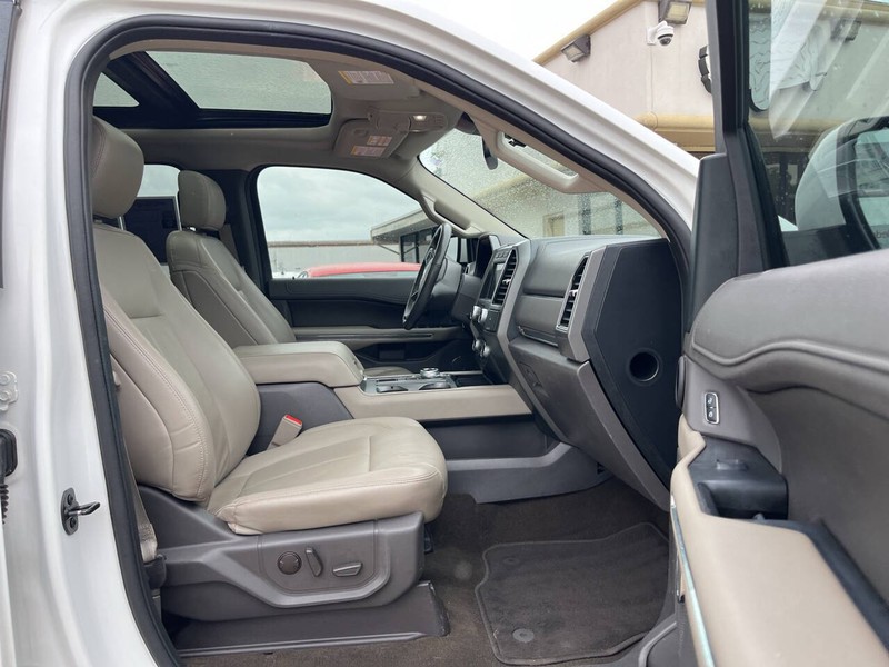 Ford Expedition Max Vehicle Image 13