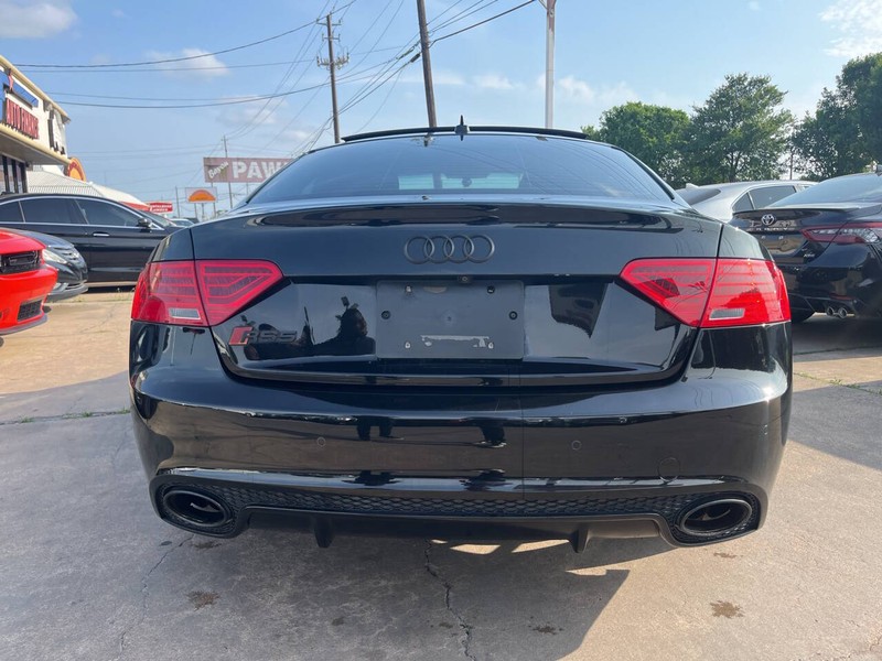 Audi RS 5 Vehicle Image 04