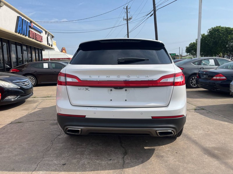 Lincoln MKX Vehicle Image 04