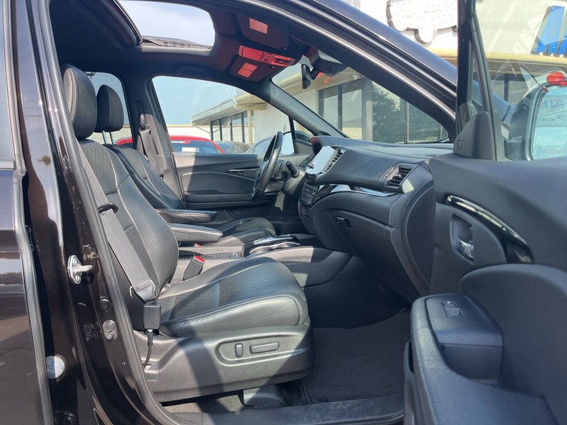 Honda Passport Vehicle Image 11
