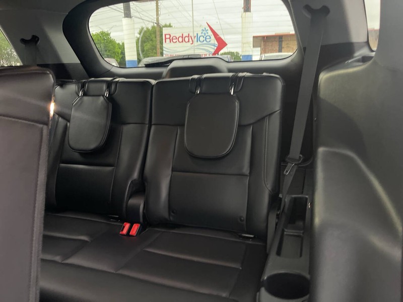 Ford Explorer Vehicle Image 09