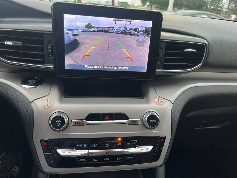 Ford Explorer Vehicle Image 14