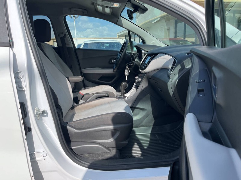 Chevrolet Trax Vehicle Image 11