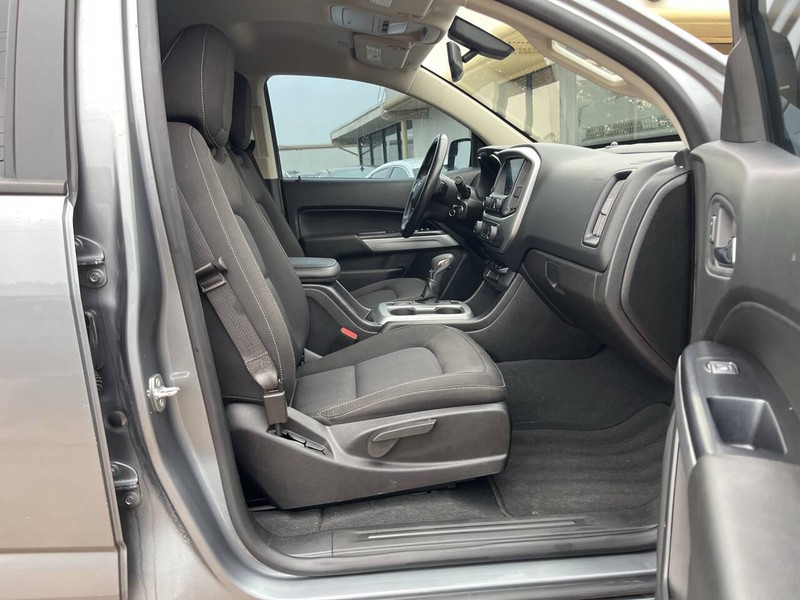 Chevrolet Colorado Vehicle Image 11