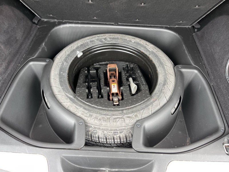 Jeep Grand Cherokee Vehicle Image 15
