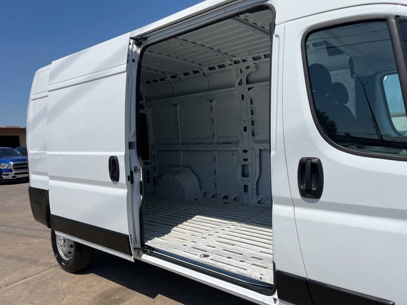 Ram ProMaster Cargo Van Vehicle Image 10