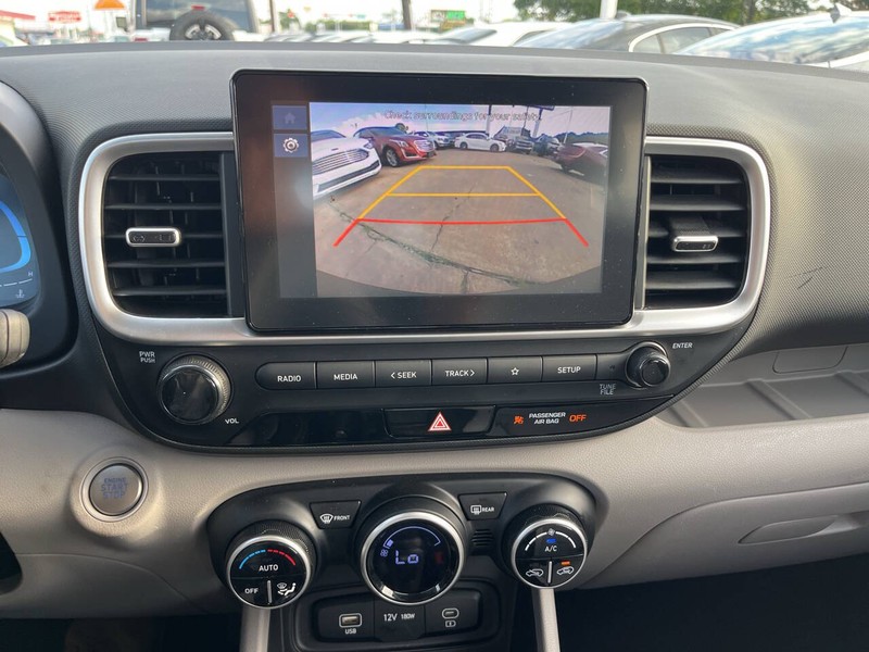 Hyundai Venue Vehicle Image 12