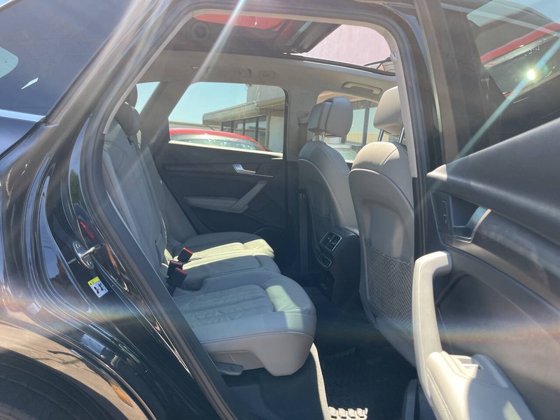 Audi Q5 Vehicle Image 10