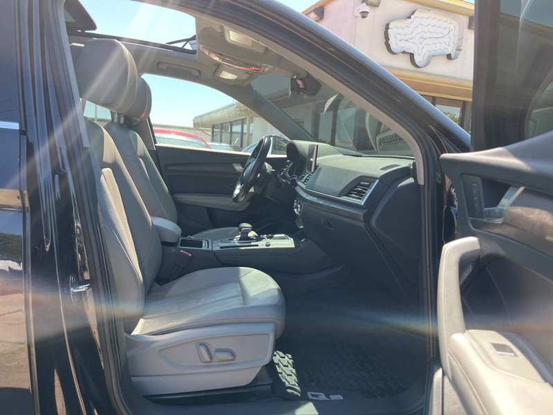 Audi Q5 Vehicle Image 11