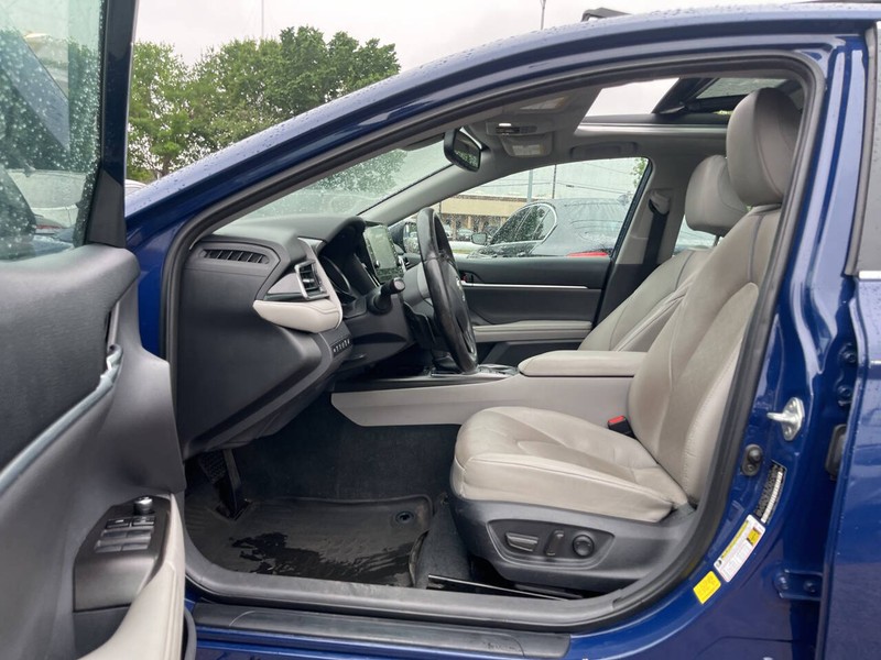 Toyota Camry Vehicle Image 07