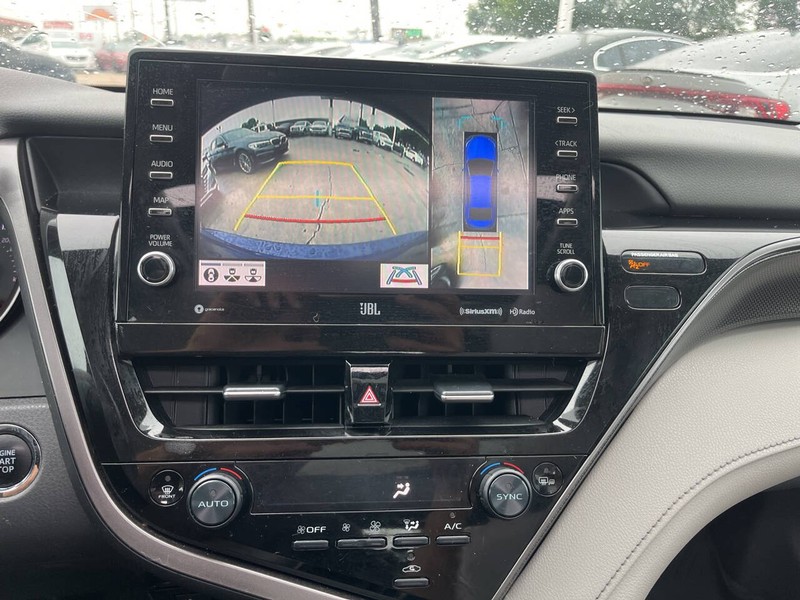 Toyota Camry Vehicle Image 11