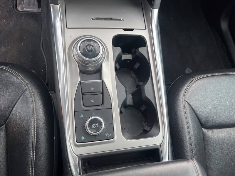 Ford Explorer Vehicle Image 11