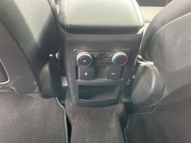 Ford Explorer Vehicle Image 16