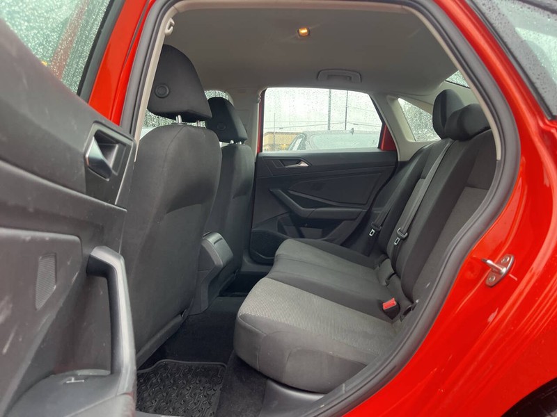 Volkswagen Jetta Vehicle Image 08