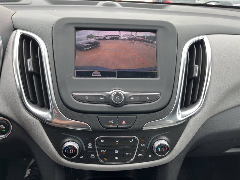 Chevrolet Equinox Vehicle Image 13