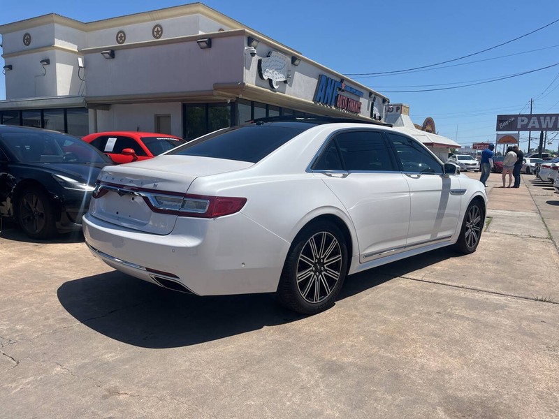 Lincoln Continental Vehicle Image 05