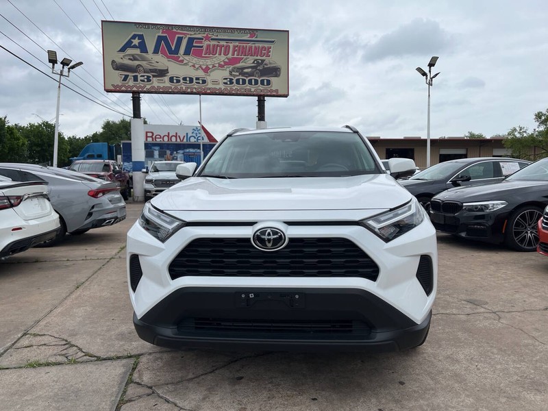 Toyota RAV4 Vehicle Image 02