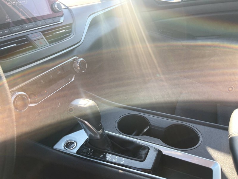 Nissan Altima Vehicle Image 12