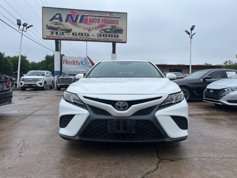 Toyota Camry Vehicle Image 02