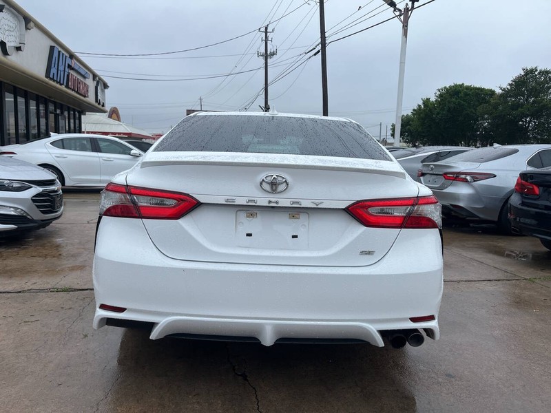 Toyota Camry Vehicle Image 04