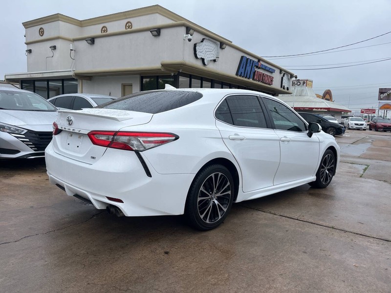 Toyota Camry Vehicle Image 05