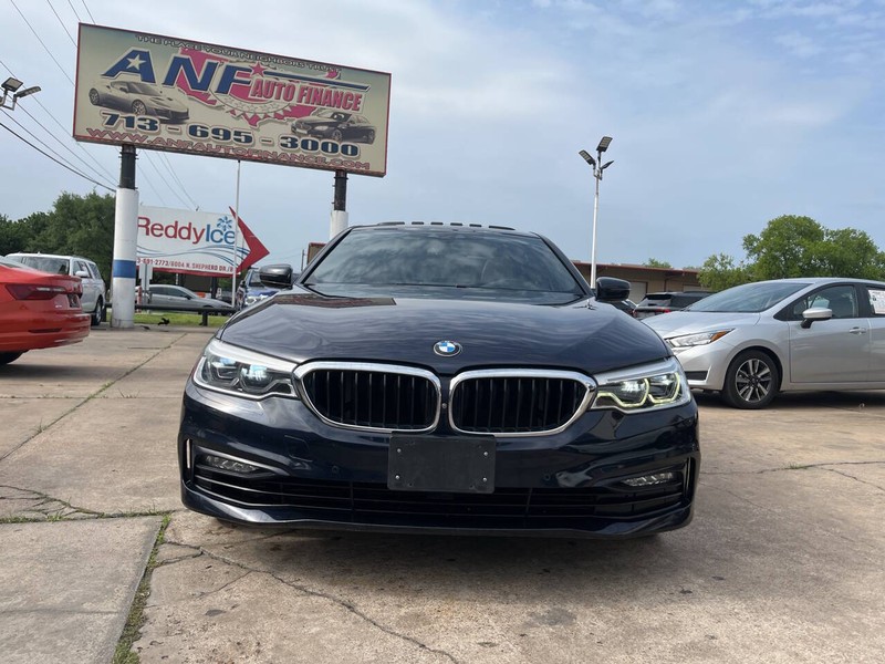 BMW 5 Series Vehicle Image 02