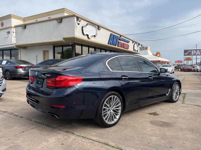 BMW 5 Series Vehicle Image 05