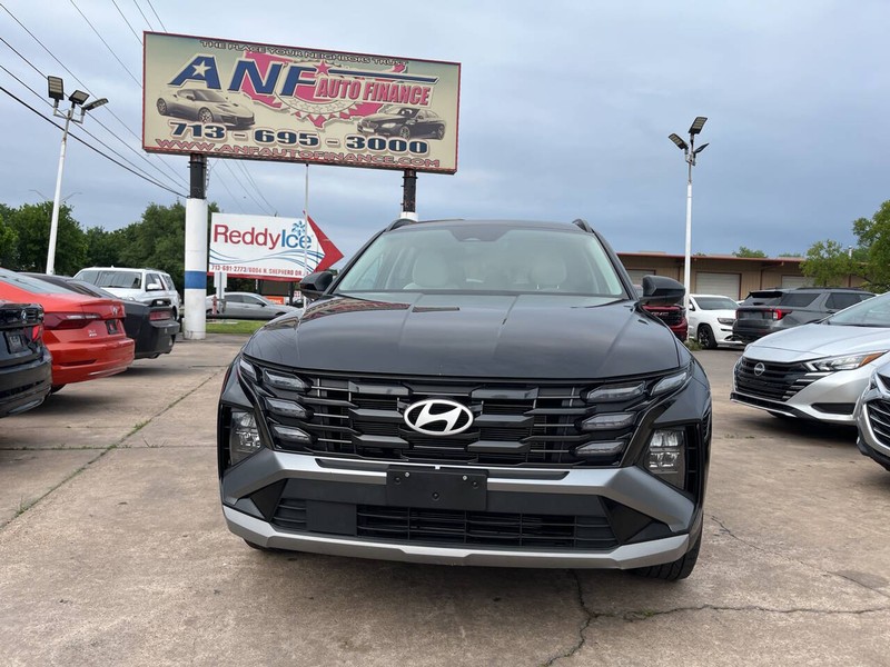 Hyundai Tucson Vehicle Image 02