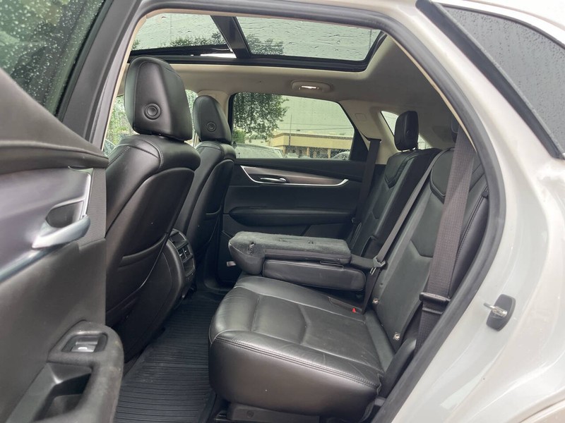 Cadillac XT5 Vehicle Image 08