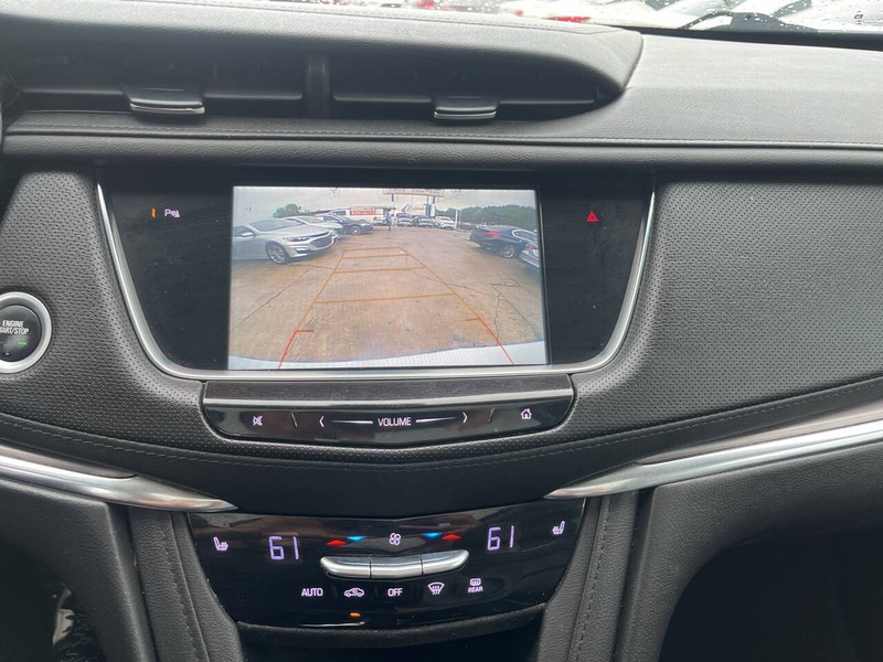 Cadillac XT5 Vehicle Image 12