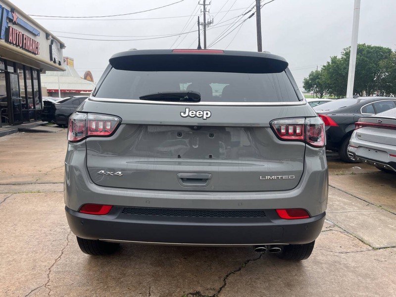 Jeep Compass Vehicle Image 04