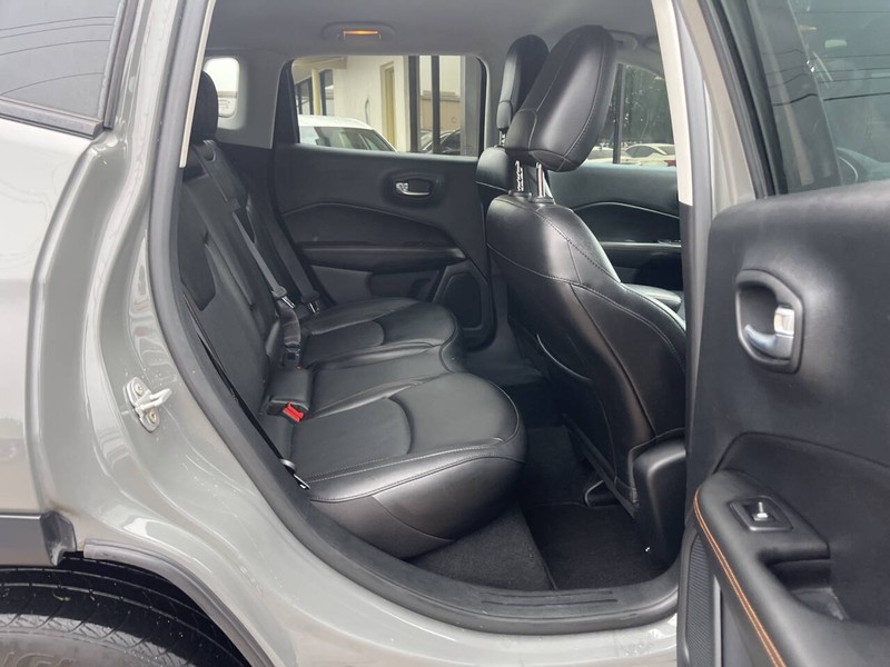 Jeep Compass Vehicle Image 10
