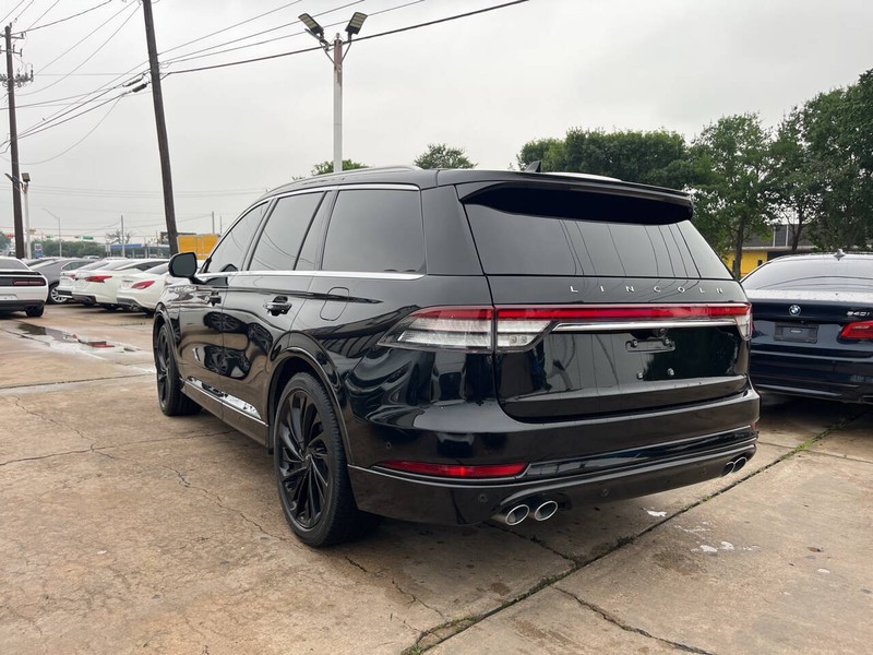 Lincoln Aviator Vehicle Image 03