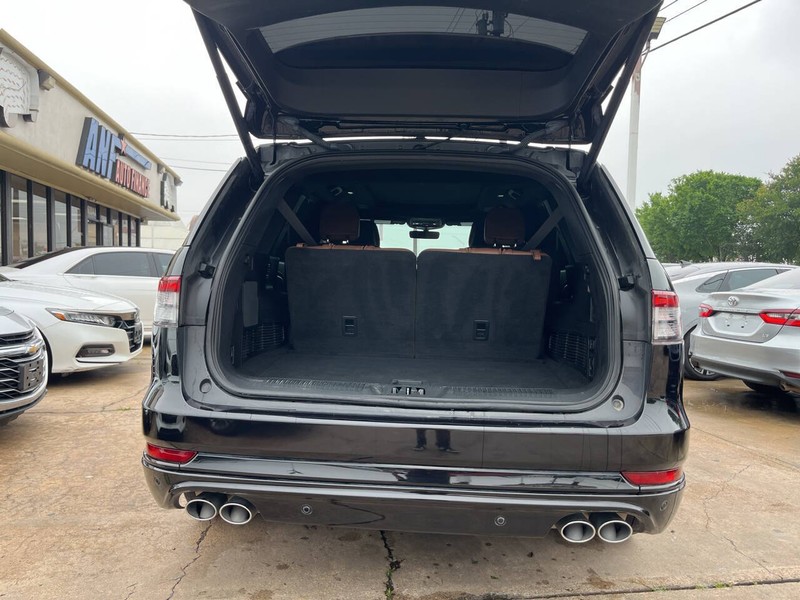 Lincoln Aviator Vehicle Image 16