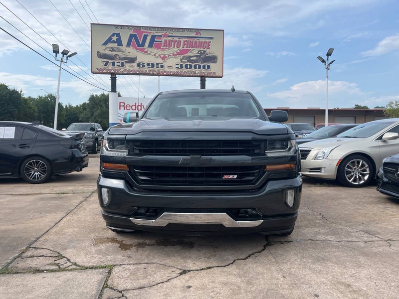Chevrolet Silverado 1500 Vehicle Image 02
