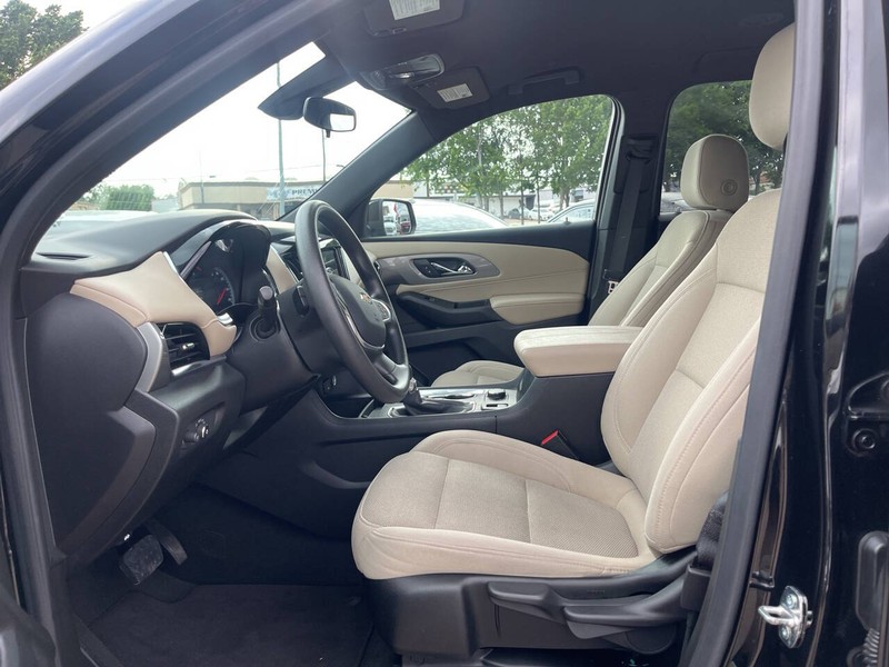 Chevrolet Traverse Vehicle Image 09