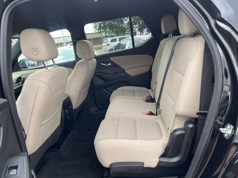 Chevrolet Traverse Vehicle Image 15