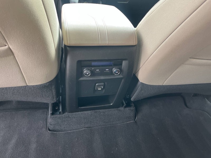 Chevrolet Traverse Vehicle Image 16