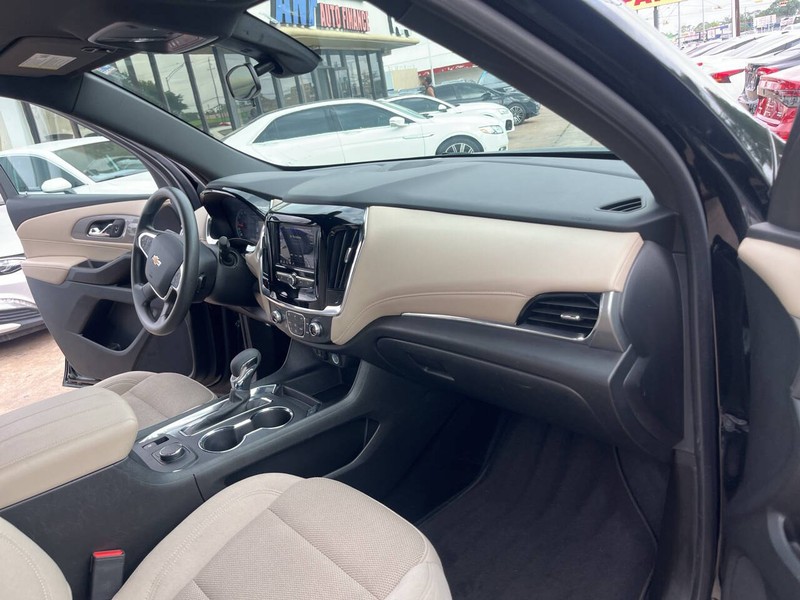 Chevrolet Traverse Vehicle Image 21