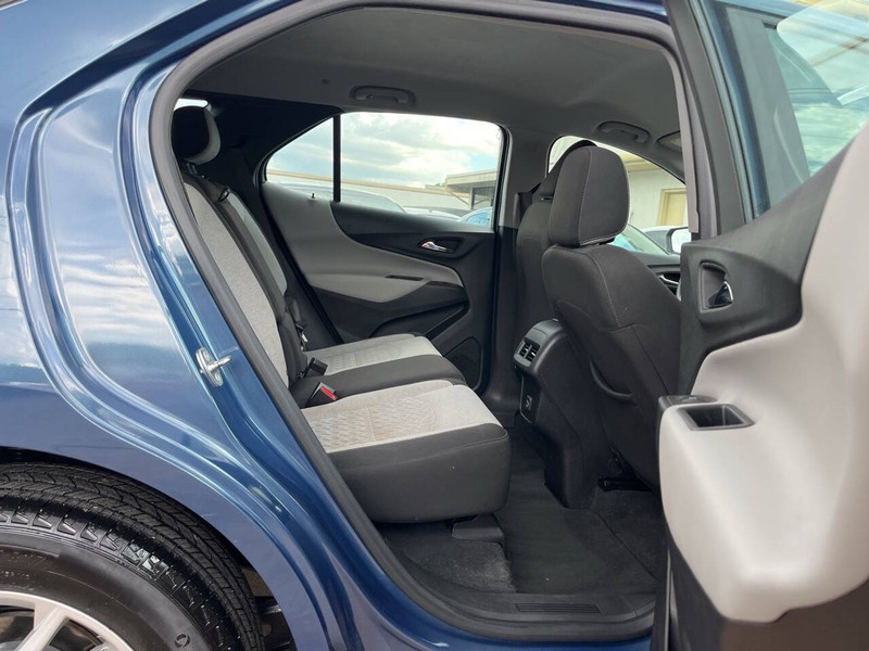 Chevrolet Equinox Vehicle Image 10